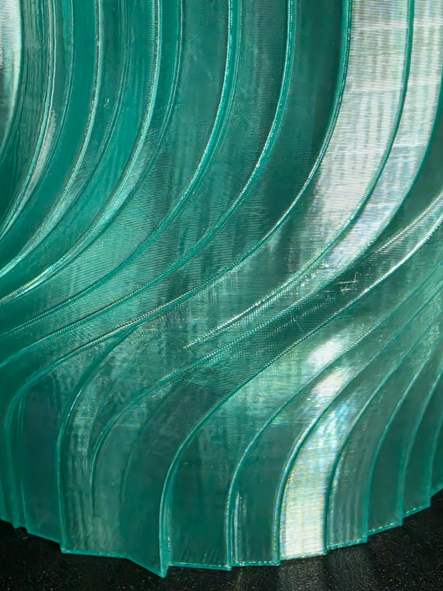 Teal Radiance — Translucent Sculptural Ambient Lamp