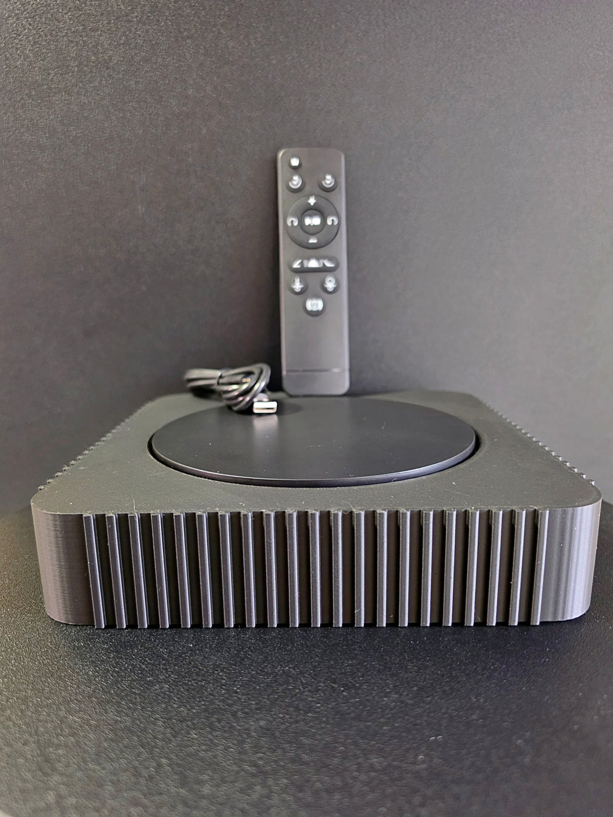 Rotating_Art_Display_with_Remote_and_Charging_Cable